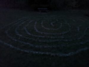 Labyrinth, Orakel, nachts, Kartenlegen, Wanderhexe, Coaching